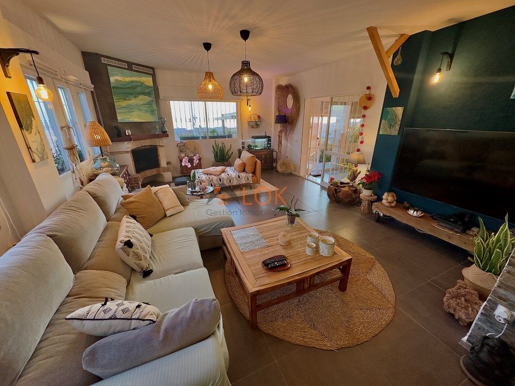 Sala d'estar de Casa o xalet en venda en Rincón de la Victoria