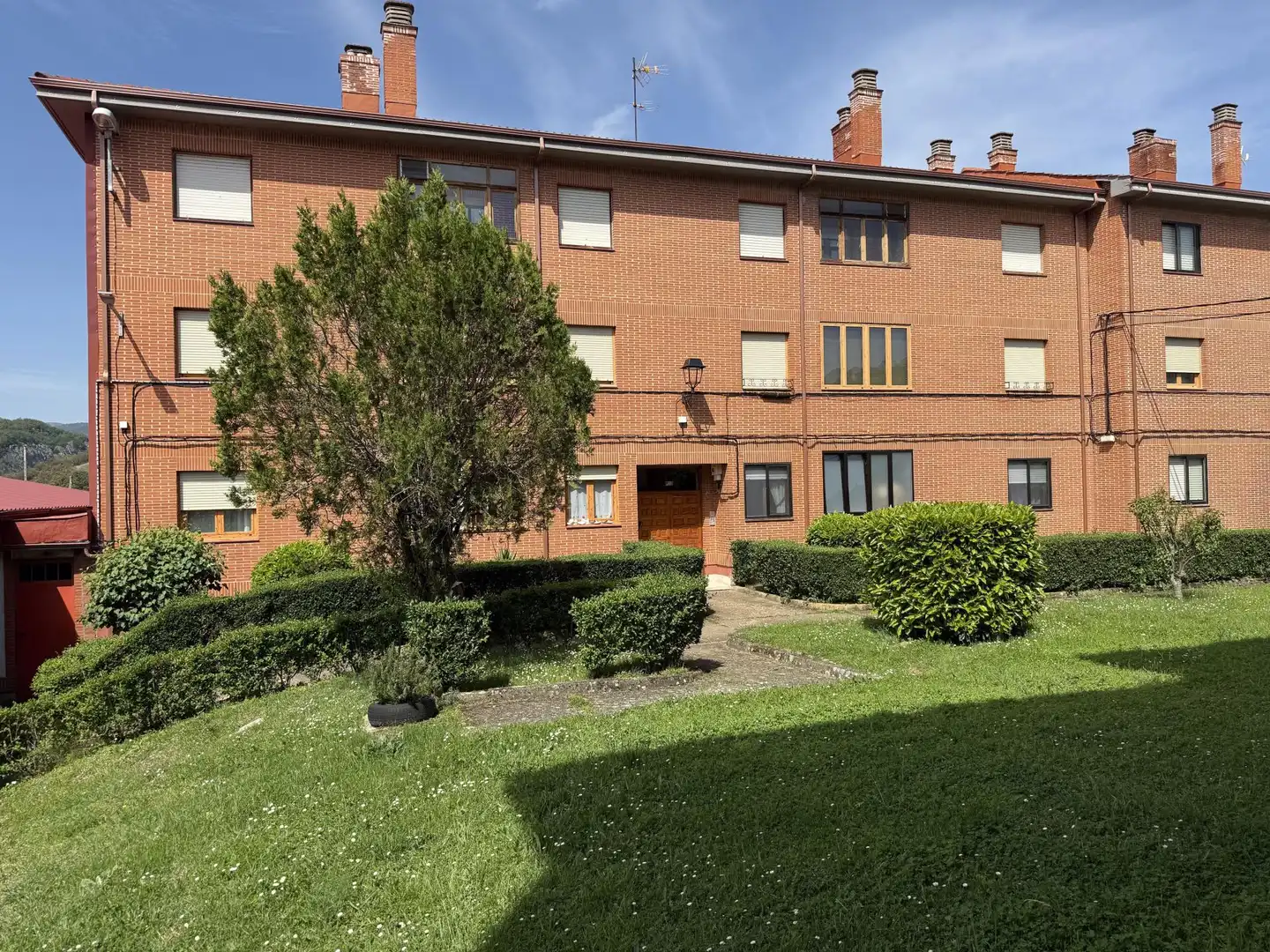 Vista exterior de Pis en venda en La Pola de Gordón 