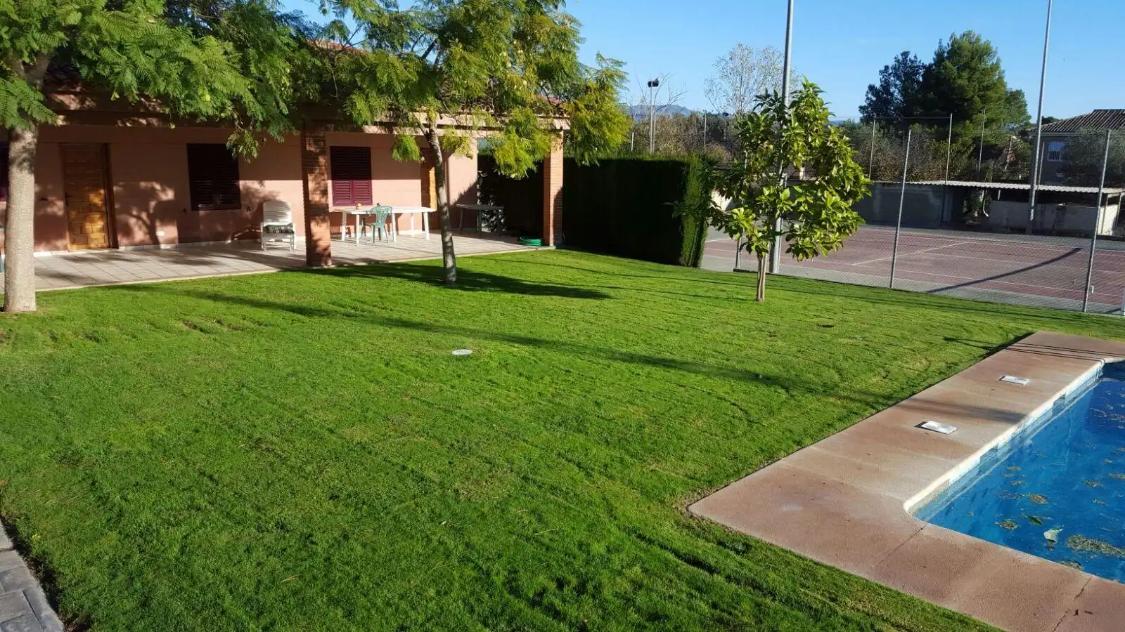 Jardí de Casa o xalet en venda en La Pobla de Vallbona amb Aire condicionat, Calefacció i Piscina