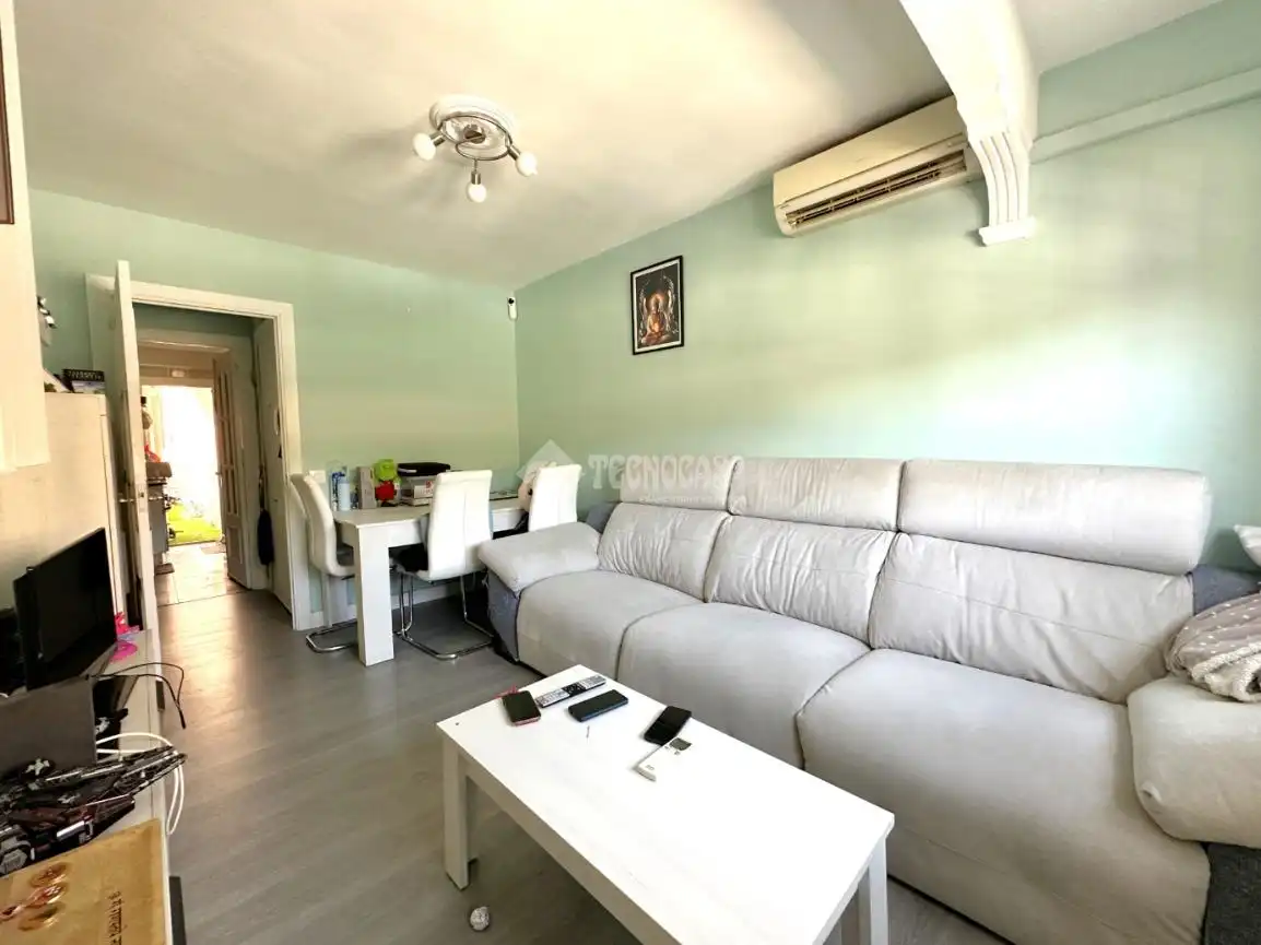 Living room of Flat for sale in Móstoles  with Air Conditioner, Heating and Terrace