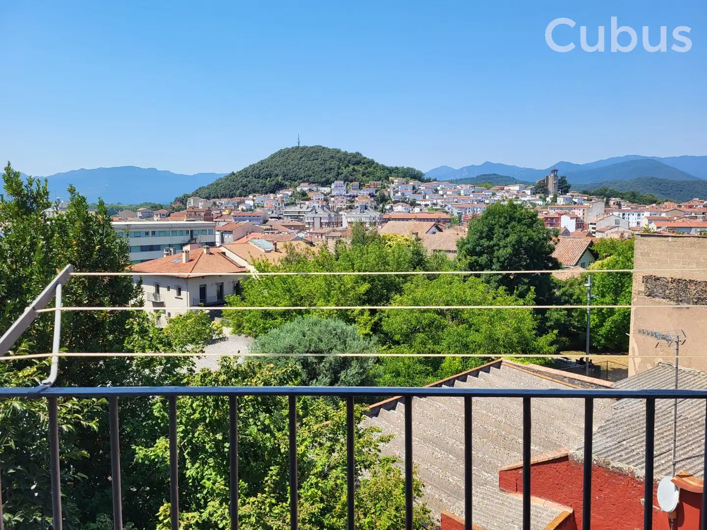 Exterior view of Flat for sale in Olot  with Terrace and Balcony