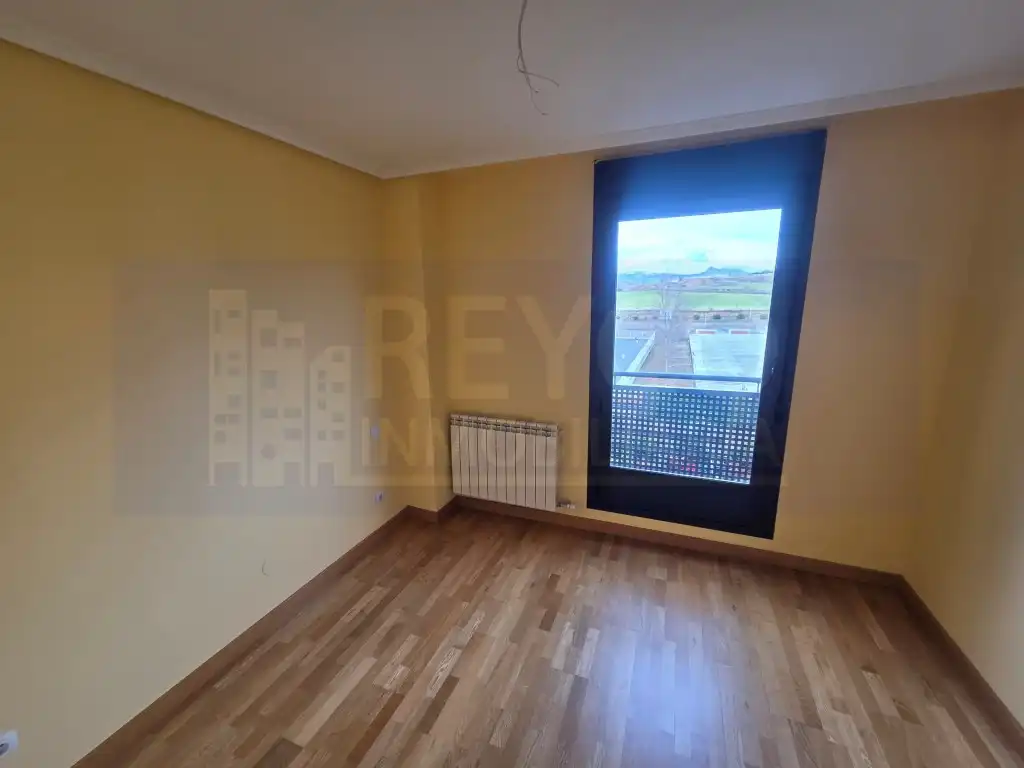 Schlafzimmer von Wohnungen zum Verkauf in  Logroño mit Heizung, Terrasse und Schwimmbad