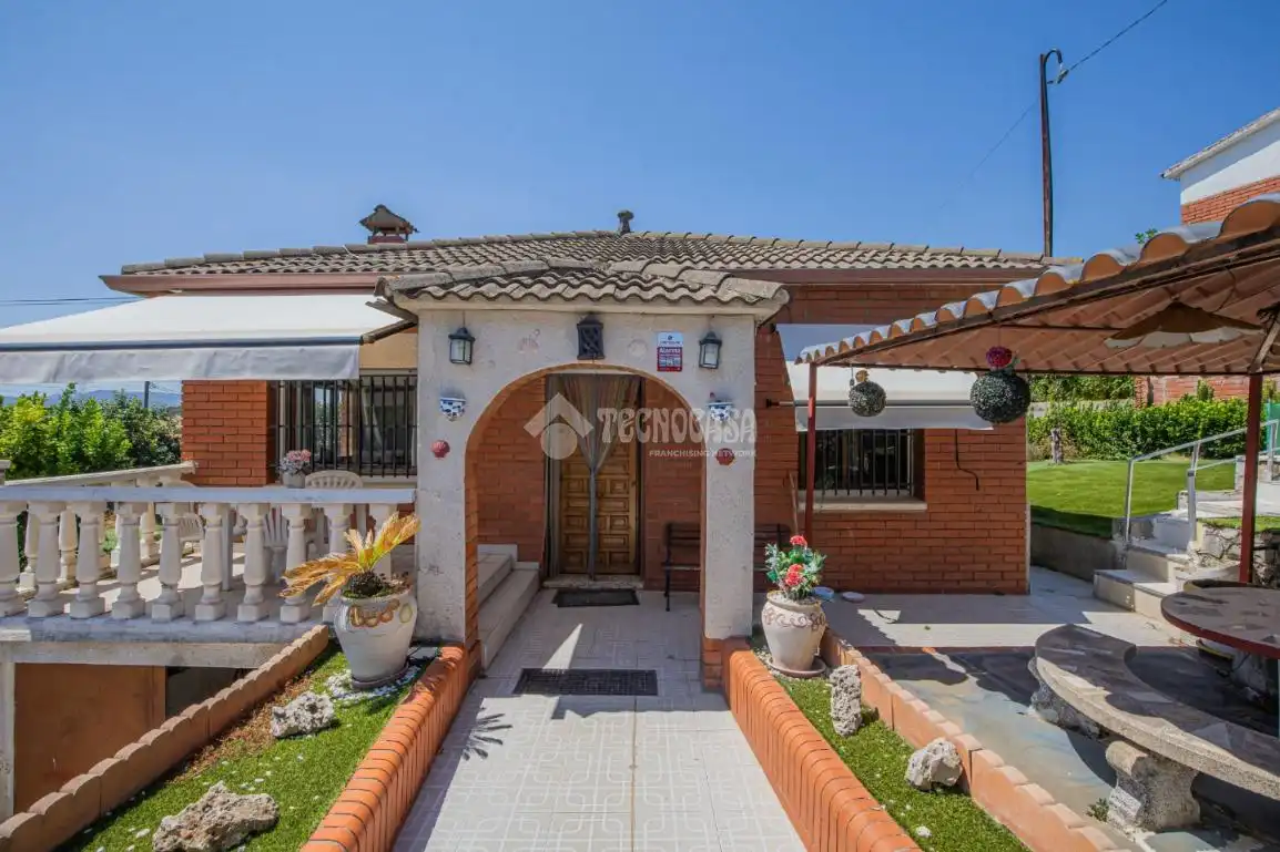 Vista exterior de Casa o chalet en venta en Rubí