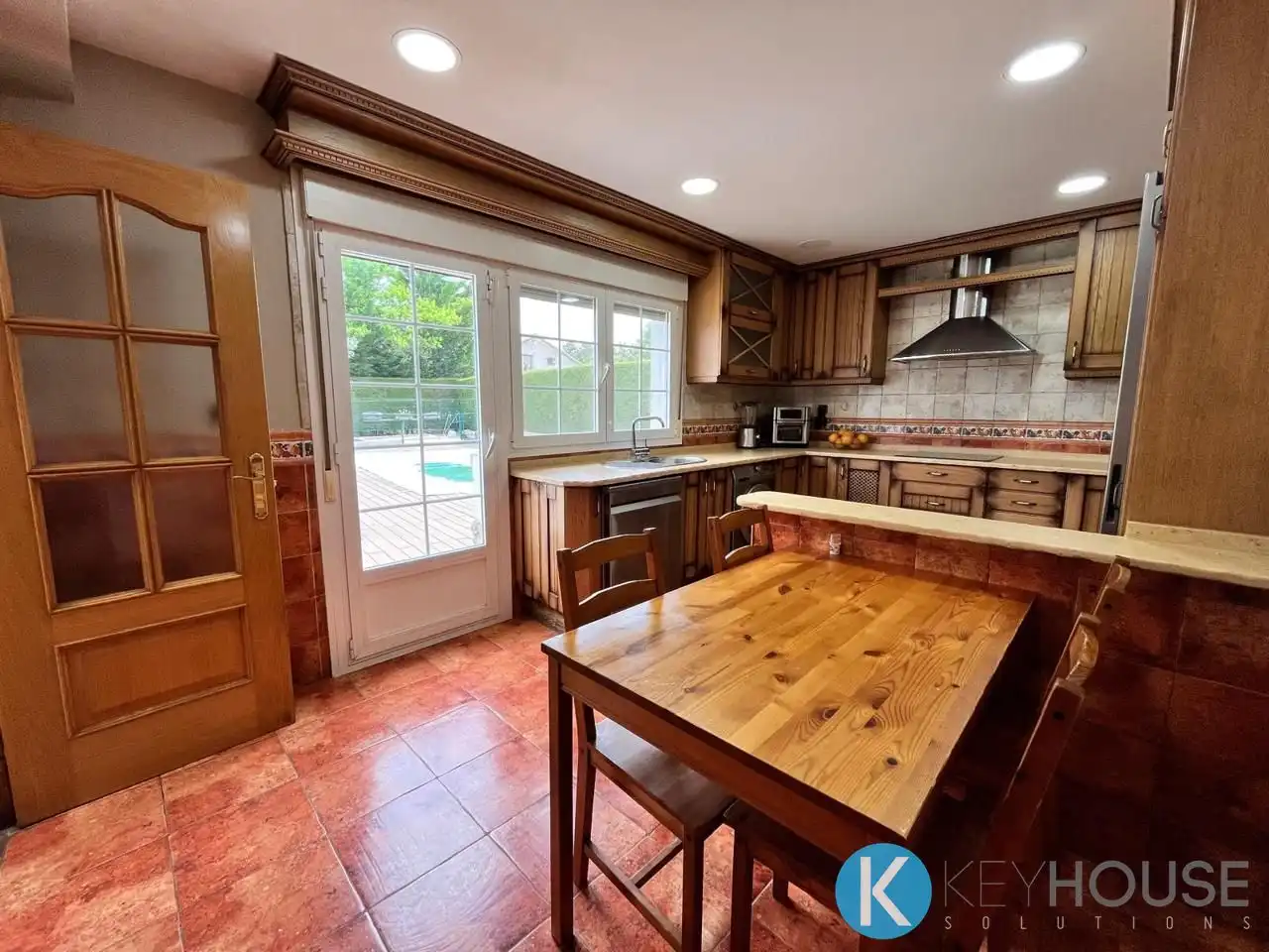 Cocina de Casa o chalet en venta en Villar del Olmo con Aire acondicionado, Jardín privado y Piscina