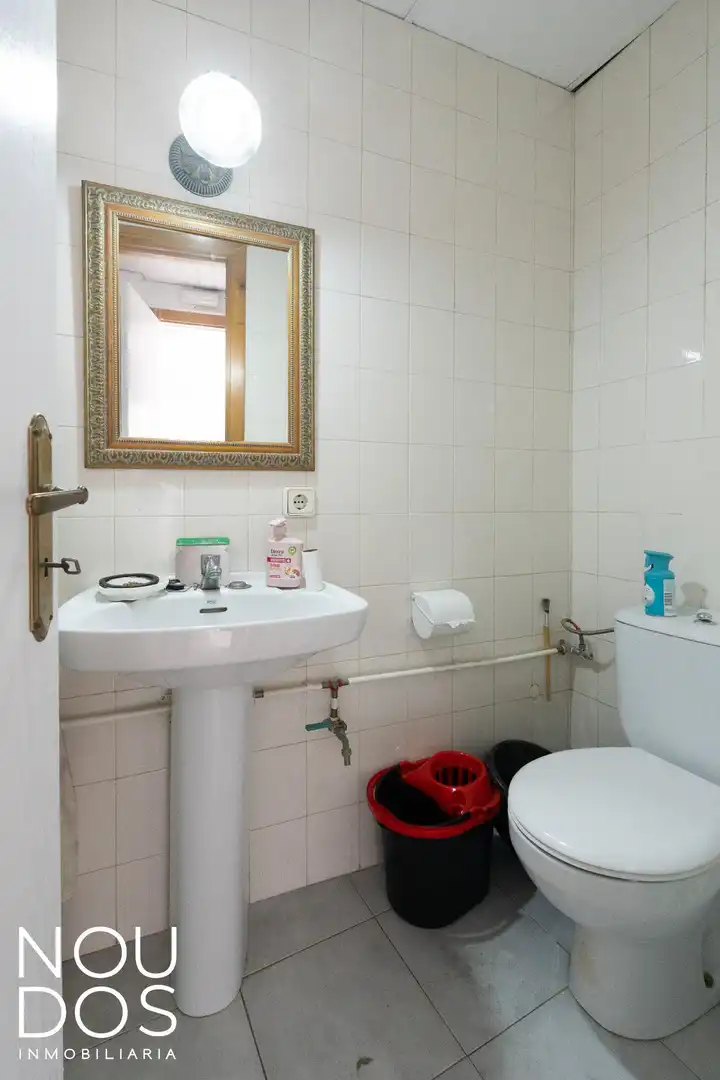 Badezimmer von Geschaftsraum zur Miete in  Palma de Mallorca mit Klimaanlage