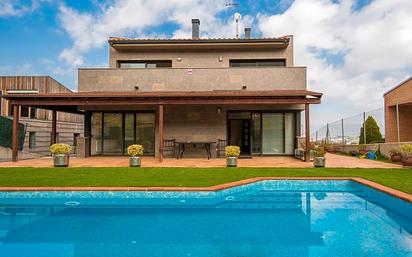 Exterior view of House or chalet for sale in Montornès del Vallès  with Air Conditioner, Heating and Private garden