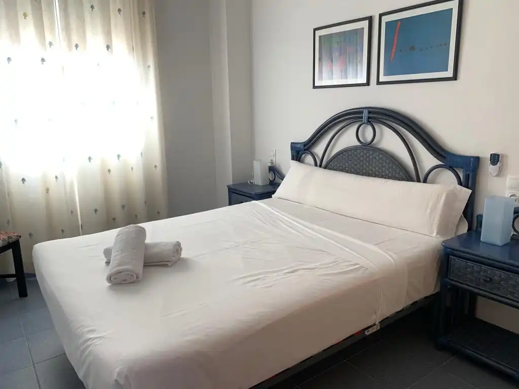 Habitación de Apartamento de alquiler en Oropesa del Mar / Orpesa con Aire acondicionado, Terraza y Amueblado