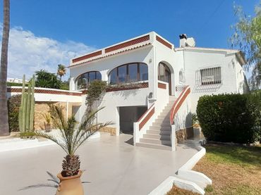 Casa con giardino in vendita a Casco Urbano
