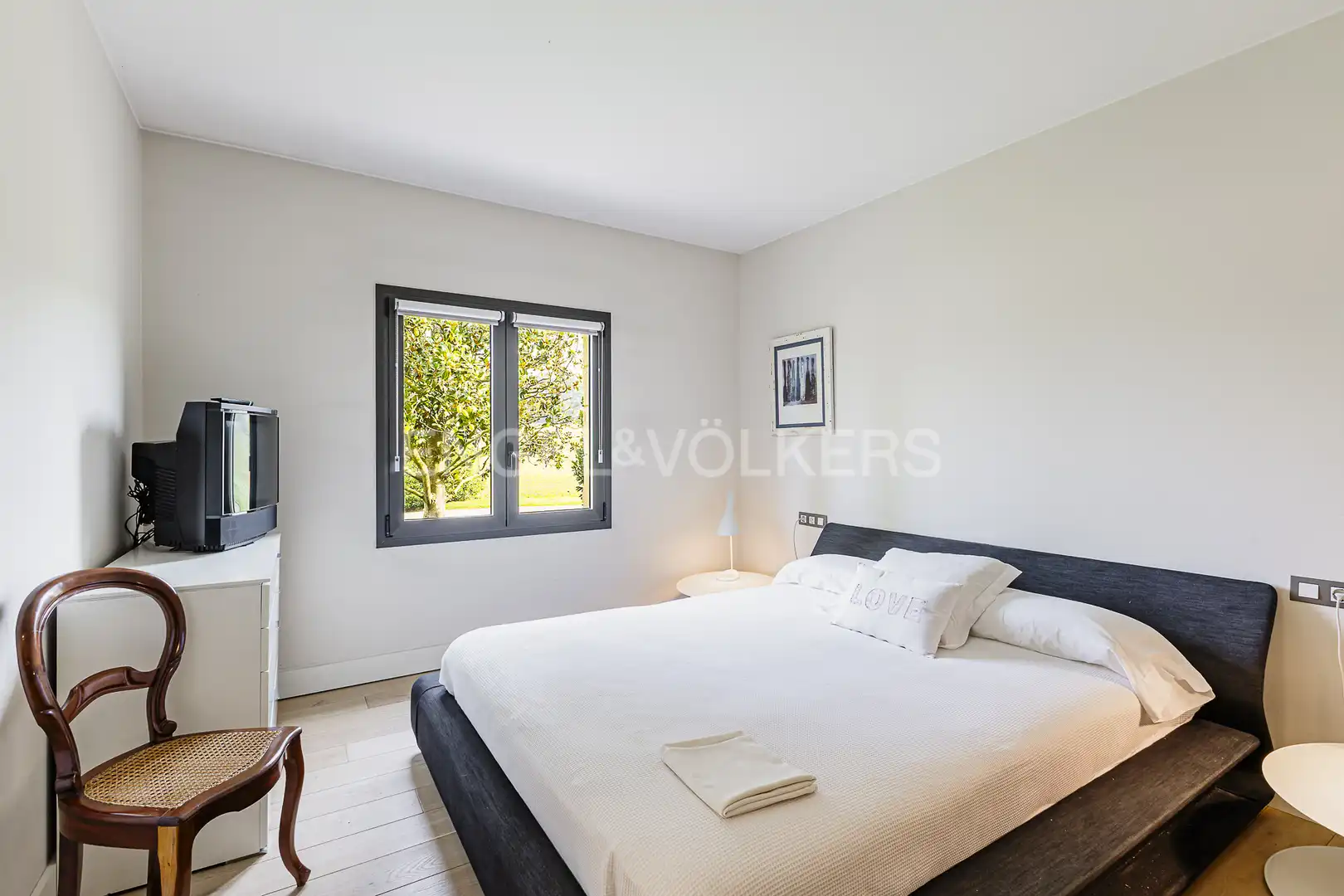 Schlafzimmer von Country house zum Verkauf in Torelló mit Klimaanlage, Heizung und Privatgarten