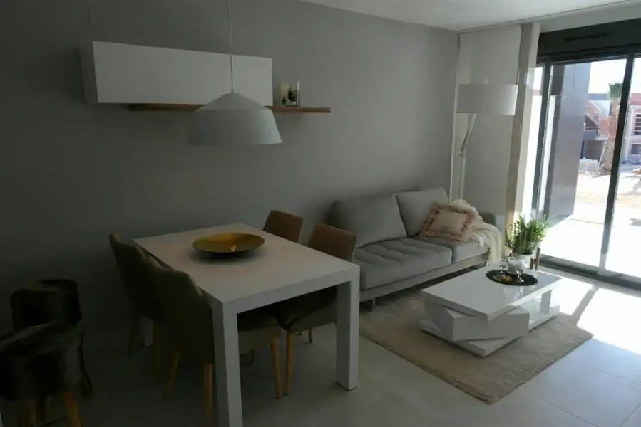 Bungalow con terraza en venta en El Raso, imagen 10