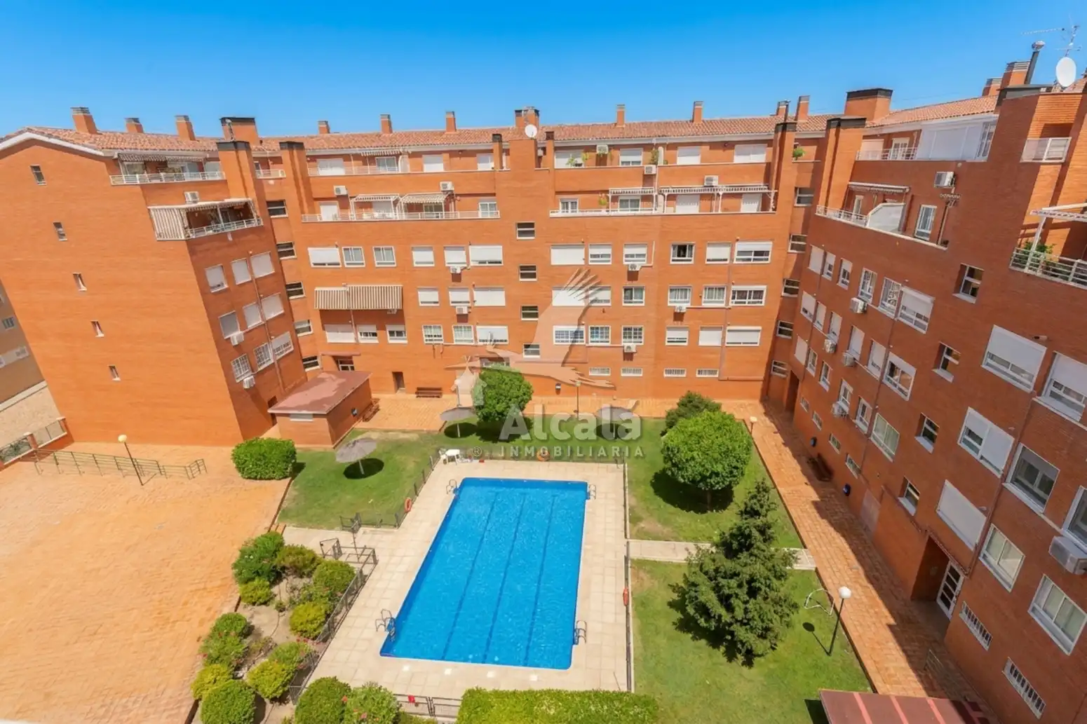 Vista exterior de Piso en venta en Arganda del Rey con Aire acondicionado, Calefacción y Jardín privado