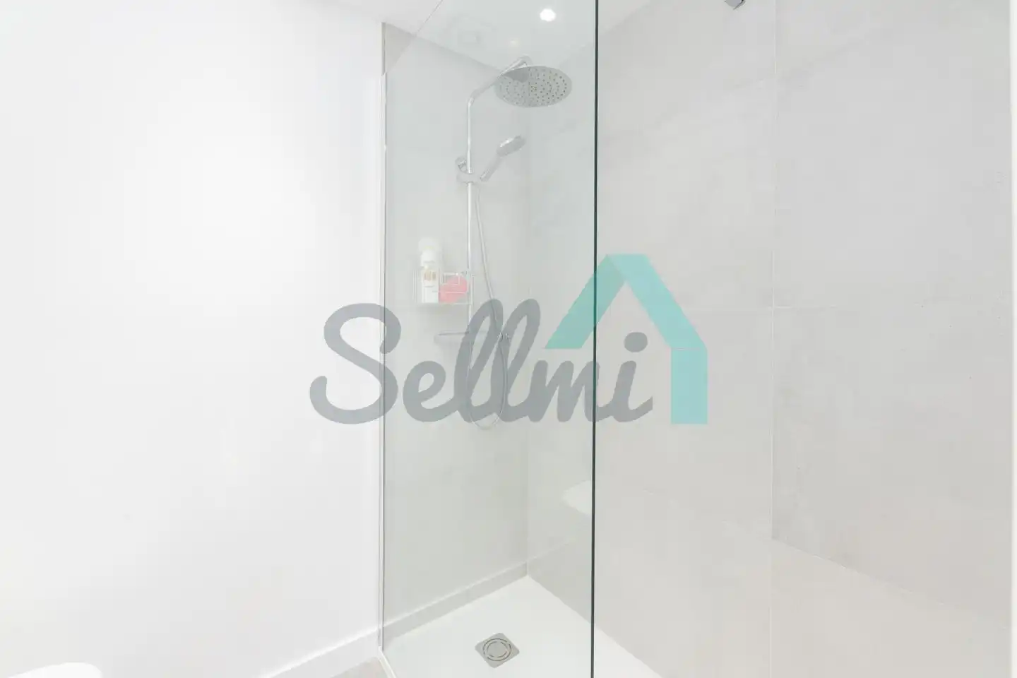 Badezimmer von Wohnung zur Miete in Oviedo  mit Heizung, Parkett und Terrasse