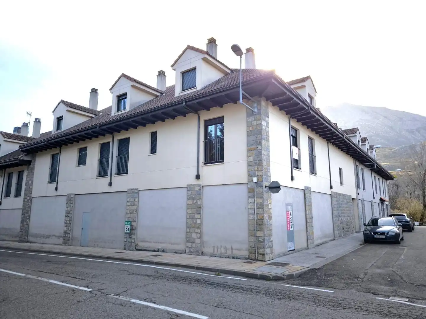 Vista exterior de Dúplex en venta en Puebla de Lillo con Calefacción y Parquet