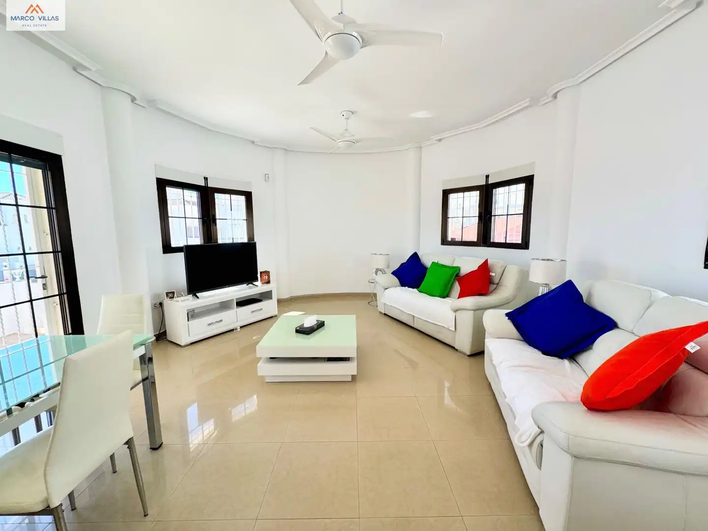 Sala d'estar de Casa o xalet en venda en San Fulgencio amb Aire condicionat, Jardí privat i Piscina