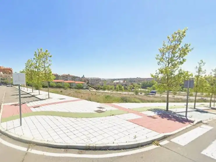 Residential land for sale in Calle Olegario González de Cardedal 35, imagen 5