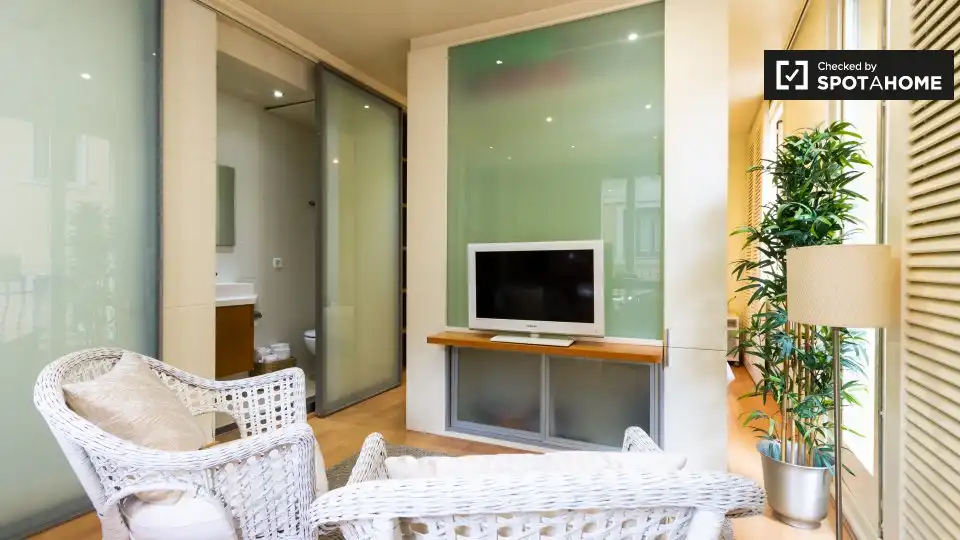 Bedroom of Flat for rent in  Barcelona Capital  with Air Conditioner, Heating and Furnished