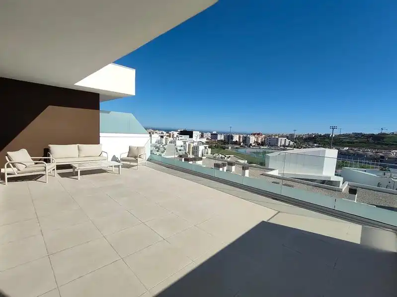 Terraza de Ático de alquiler en Estepona con Aire acondicionado, Calefacción y Jardín privado