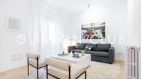 Living room of Flat for sale in  Madrid Capital  with Air Conditioner, Heating and Furnished