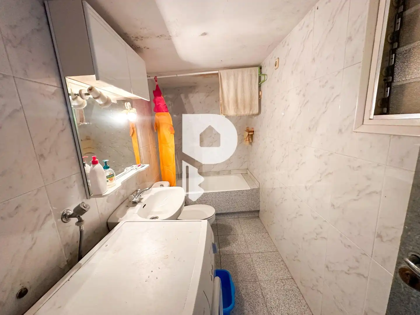 Bathroom of Houses for sale in Vallirana  with Heating, Private garden and Terrace