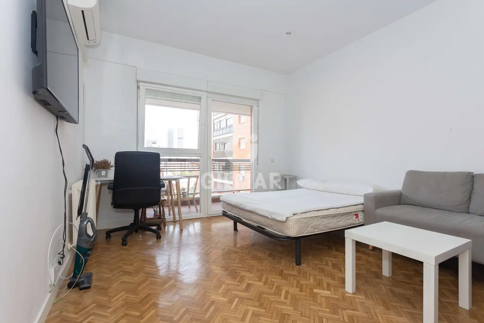 Habitación de Piso en venta en Madrid con Calefacción y Balcón