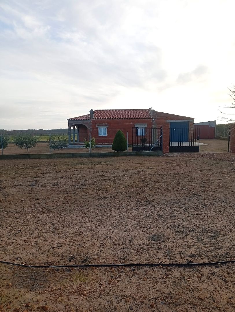 Vista exterior de Casa o xalet en venda en Mengabril