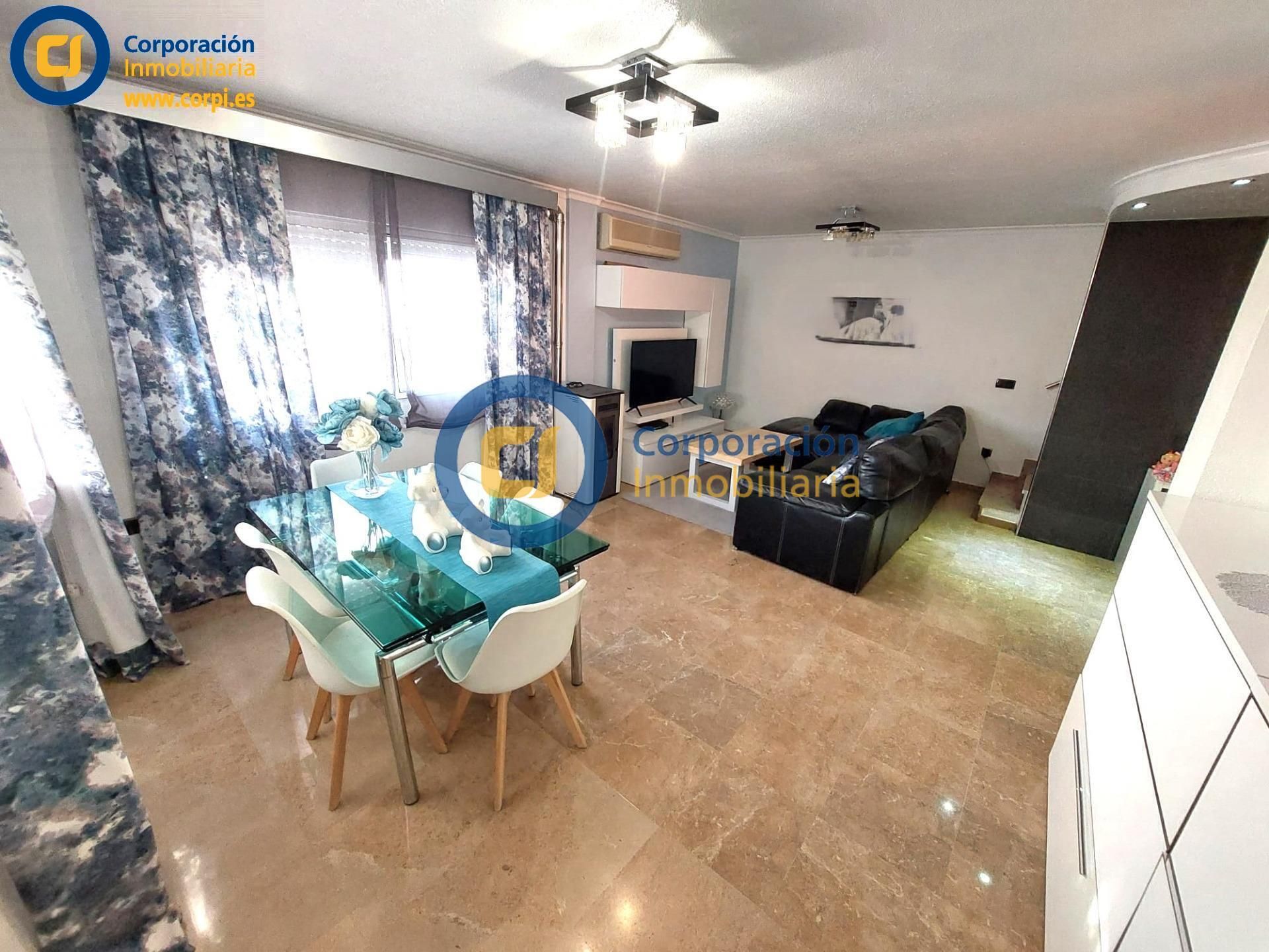 Sala d'estar de Dúplex en venda en Lorca amb Calefacció i Terrassa