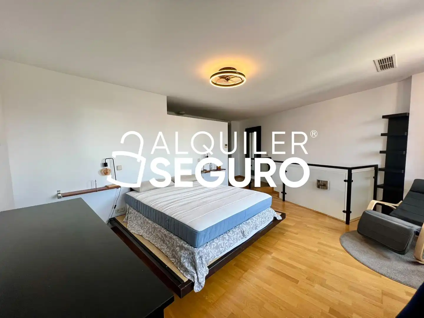 Bedroom of Flat for rent in Madrid  with Air Conditioner, Heating and Swimming Pool