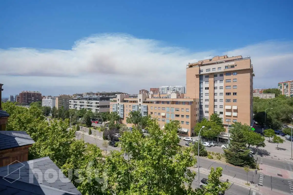 Vista exterior de Pis en venda en Madrid amb Aire condicionat, Calefacció i Terrassa
