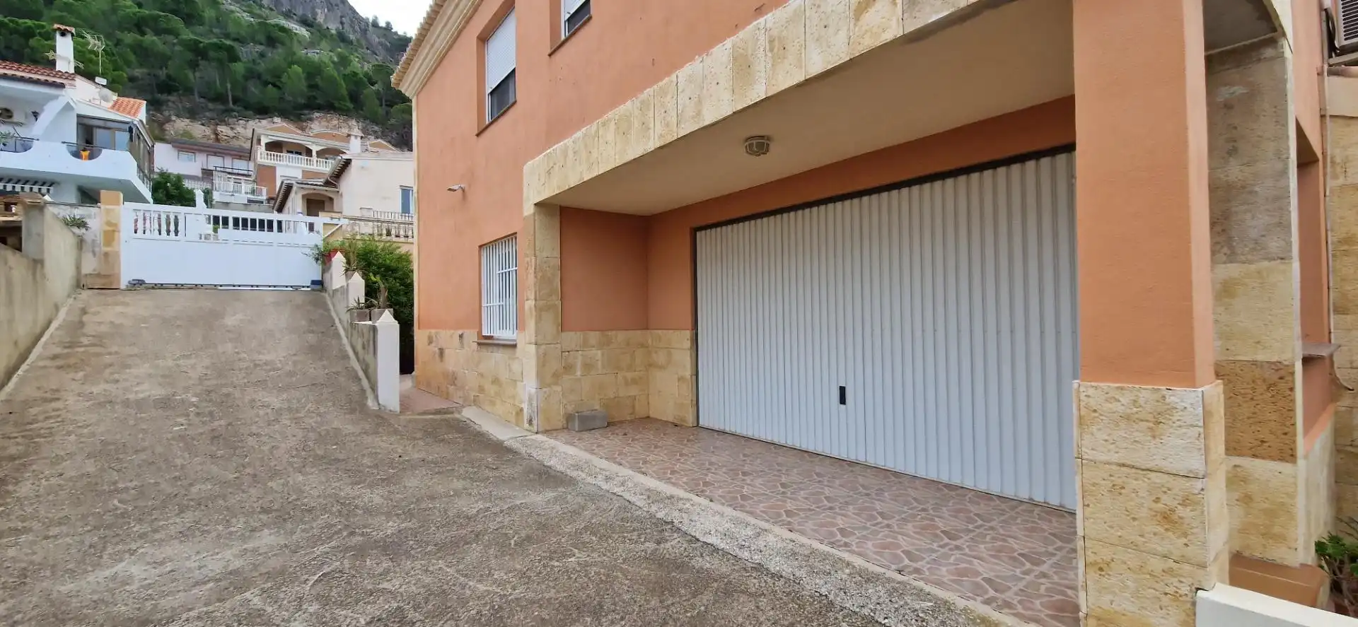 Vista exterior de Casa o xalet en venda en Cullera amb Aire condicionat, Calefacció i Jardí privat