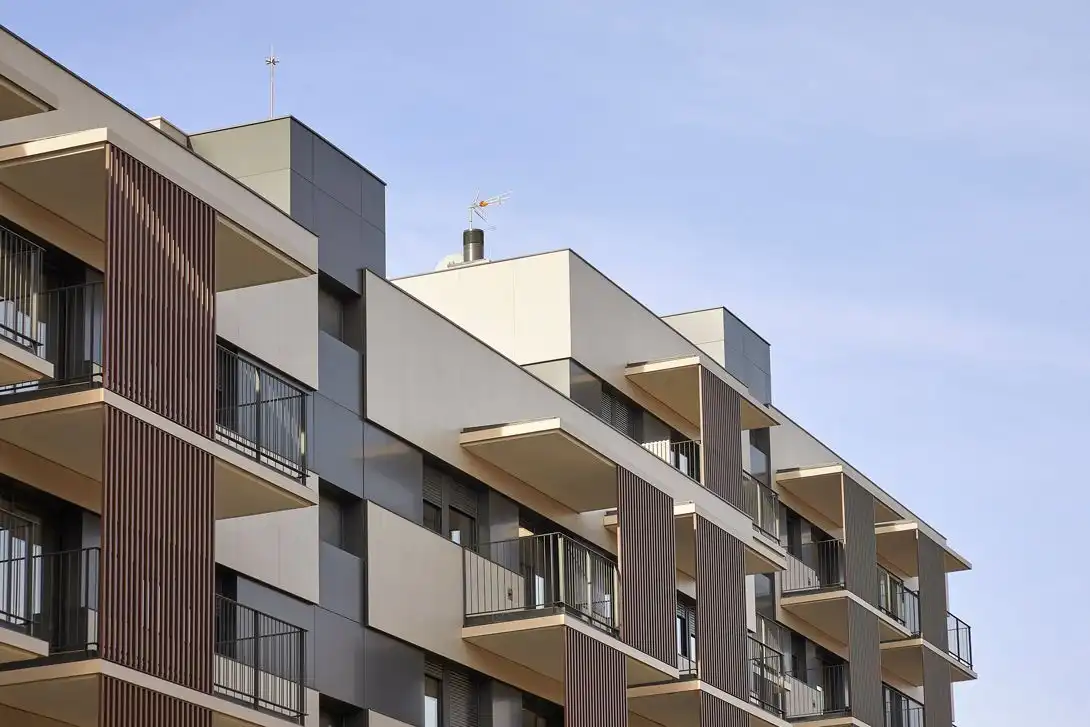 Außenansicht von Wohnung zur Miete in Sant Joan Despí mit Klimaanlage, Heizung und Privatgarten