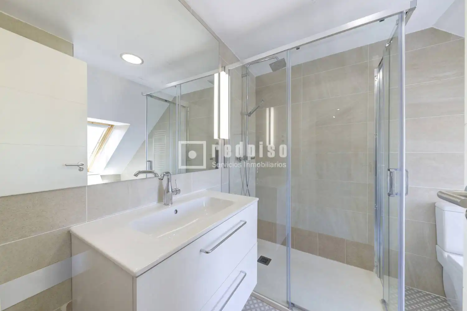 Baño de Ático en venta en Pozuelo de Alarcón con Calefacción, Jardín privado y Terraza