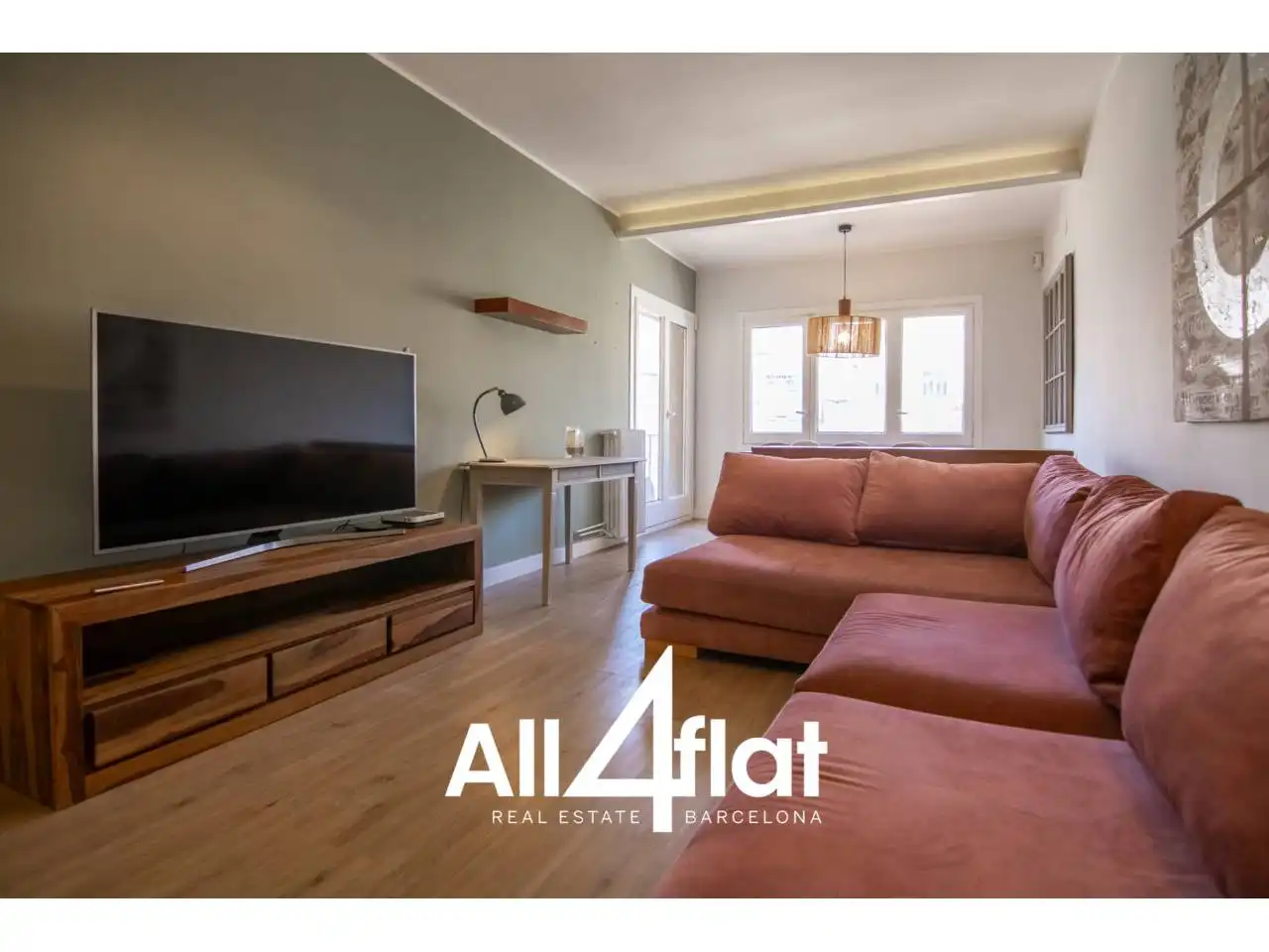 Sala d'estar de Pis de lloguer en Barcelona amb Calefacció, Parquet i Balcó