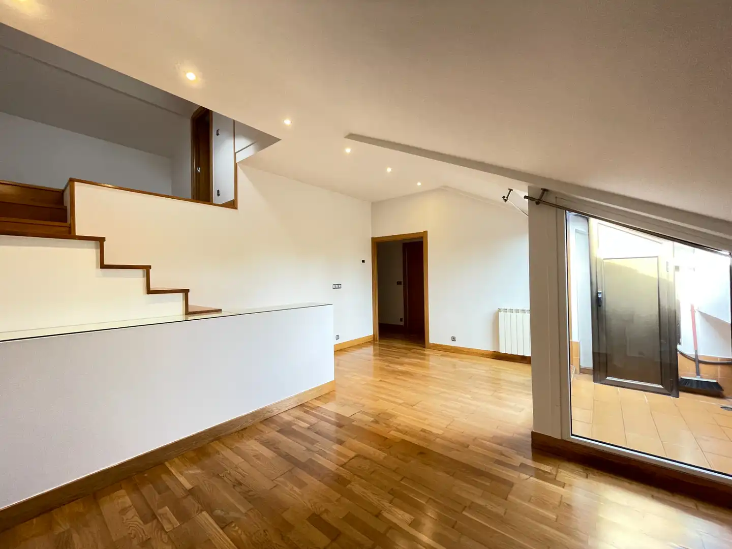 Sala de estar de Piso de alquiler en Donostia - San Sebastián  con Calefacción, Parquet y Terraza