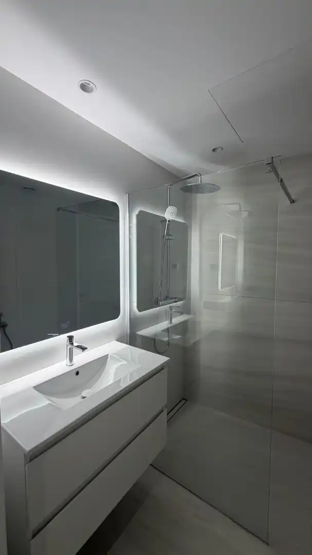 Bany de Apartament en venda en Estepona amb Aire condicionat, Calefacció i Terrassa