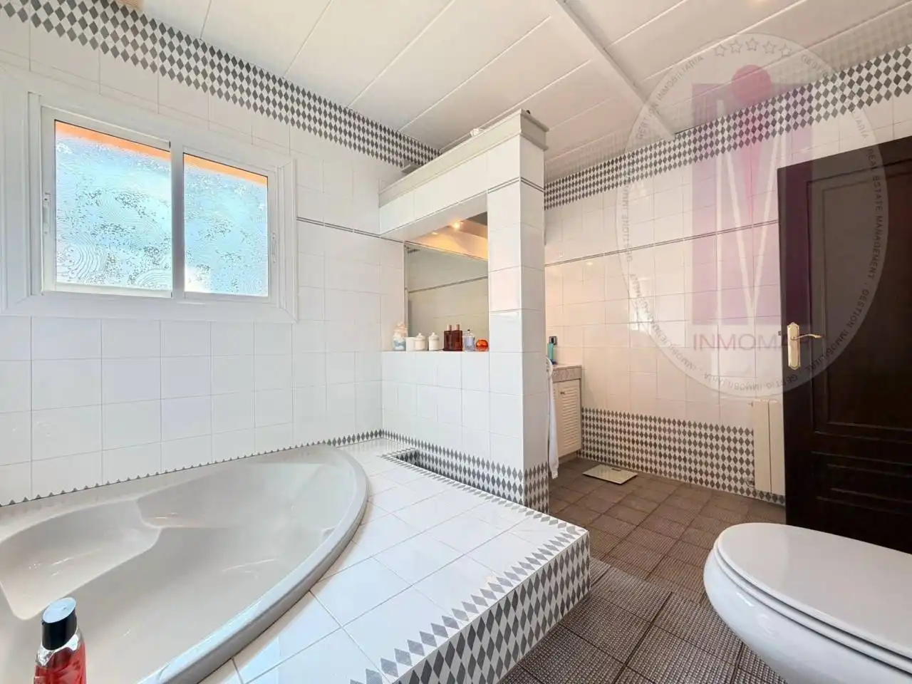 Baño de Casa adosada en venta en Sitges con Aire acondicionado, Calefacción y Jardín privado