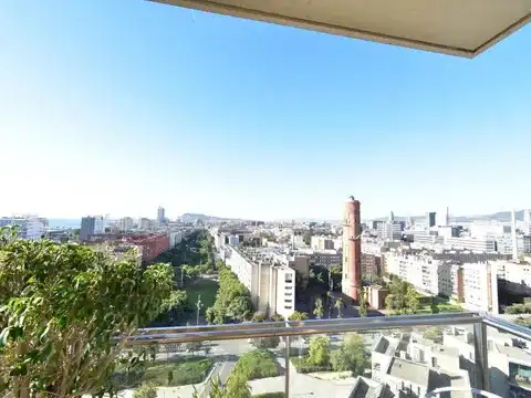 Vista exterior de Pis en venda en Barcelona amb Aire condicionat, Calefacció i Terrassa