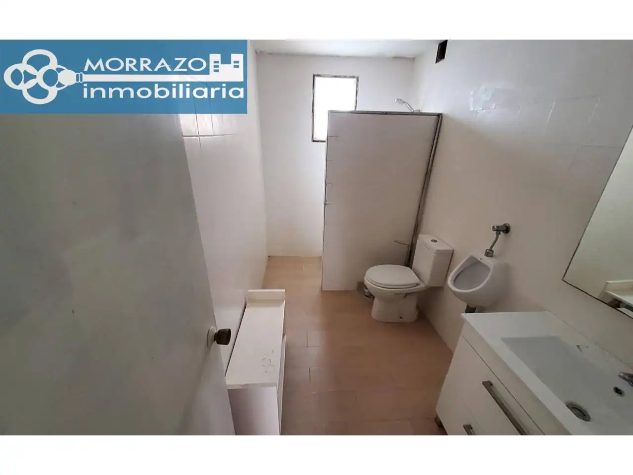 Baño de Piso en venta en Bueu con Terraza, Trastero y Balcón