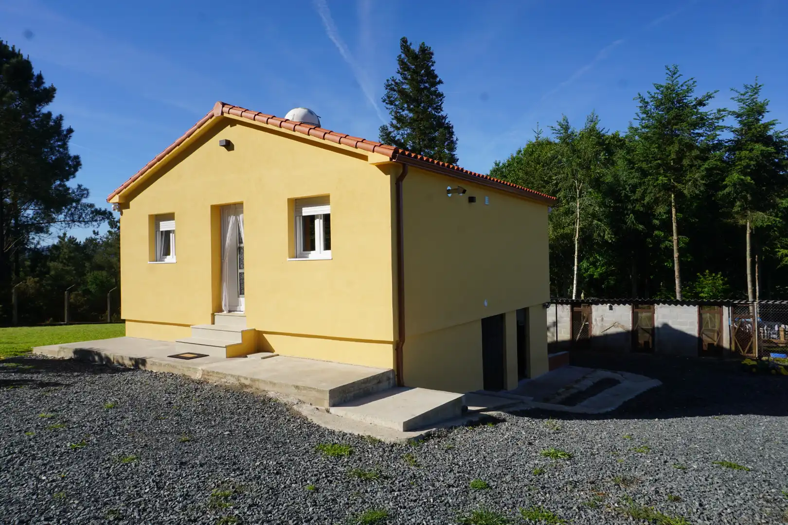 Vista exterior de Casa o chalet en venta en Santiso con Calefacción, Jardín privado y Amueblado
