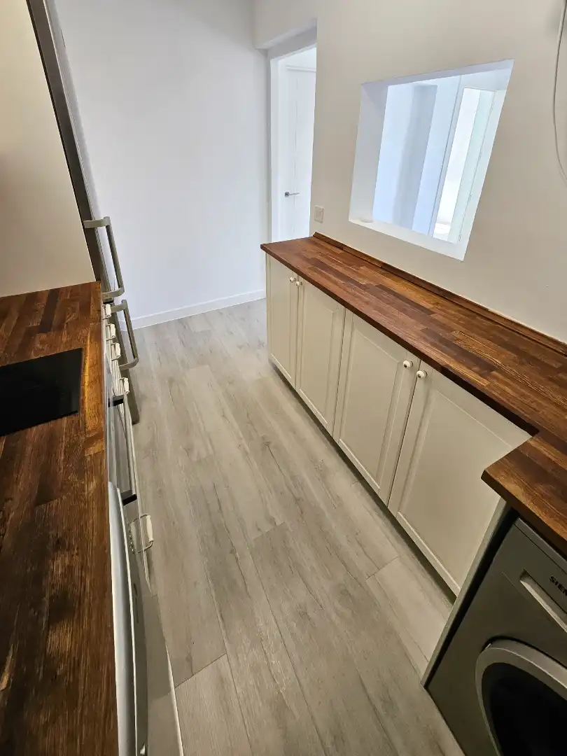 Cocina de Apartamento en venta en Madrid con Aire acondicionado, Horno y Microondas