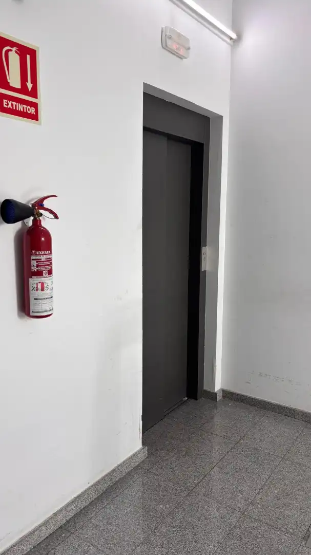 Industrial building with lift to rent in Avinguda del Maresme 64, imagen 28