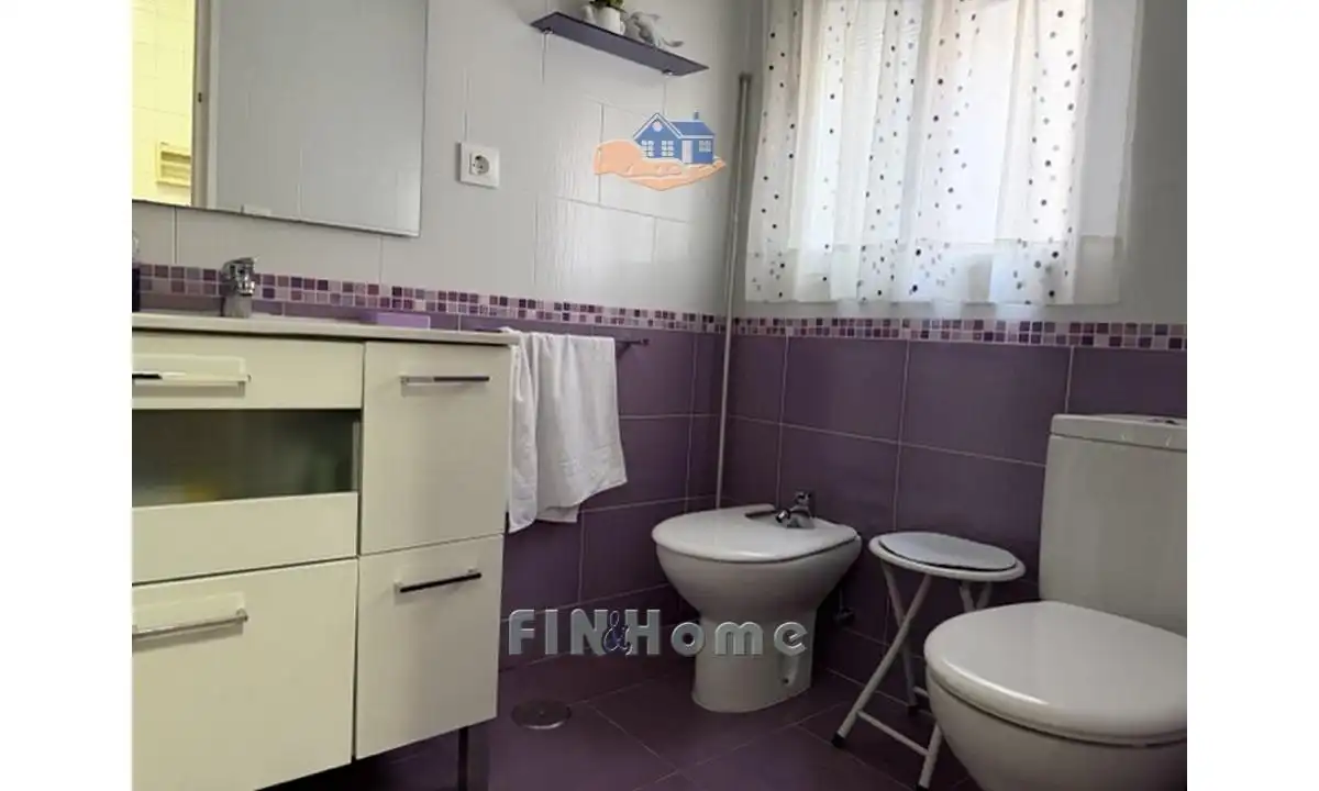 Baño de Piso de alquiler en Sevilla con Aire acondicionado, Calefacción y Trastero