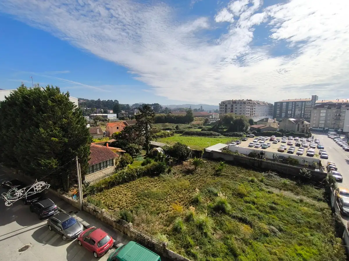 Vista exterior de Pis en venda en Vilagarcía de Arousa amb Parquet, Traster i Balcó