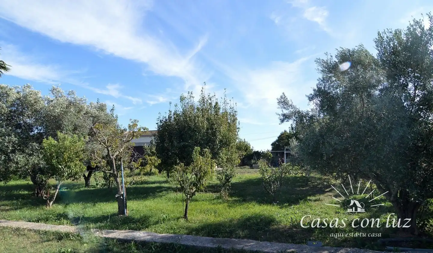 Casa adosada en venda en Zaragoza amb Jardí privat, Traster i Piscina