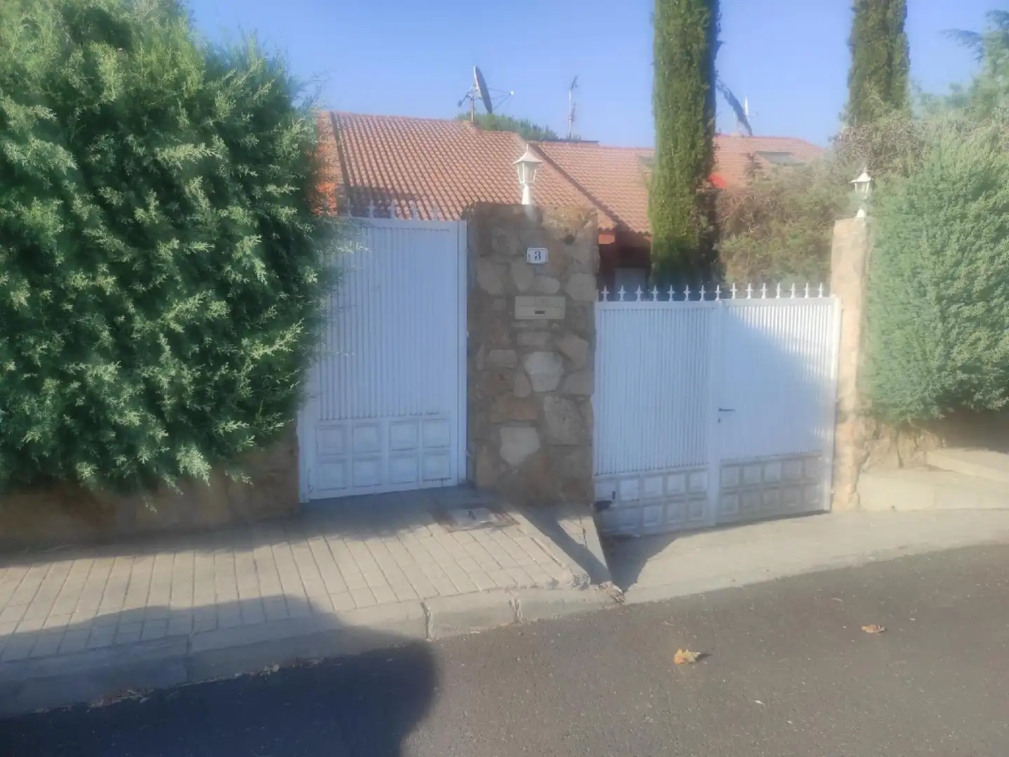 Exterior view of Detached homes for sale in Valdeolmos-Alalpardo