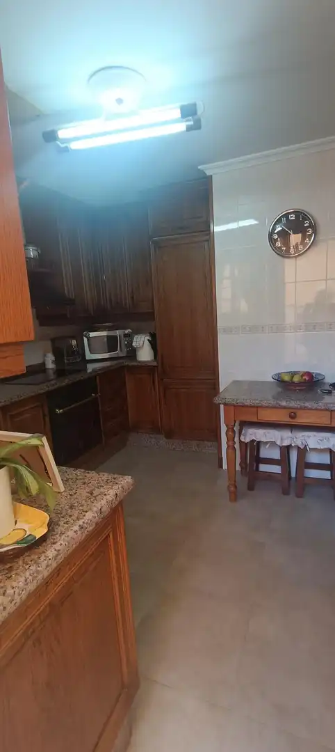 Cuina de Casa adosada en venda en Algeciras amb Aire condicionat, Moblat i Alarma