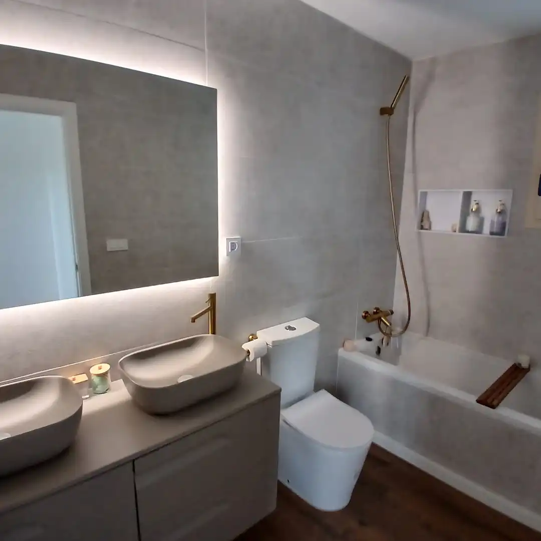 Bathroom of Houses for rent in Montroi / Montroy, Valencia