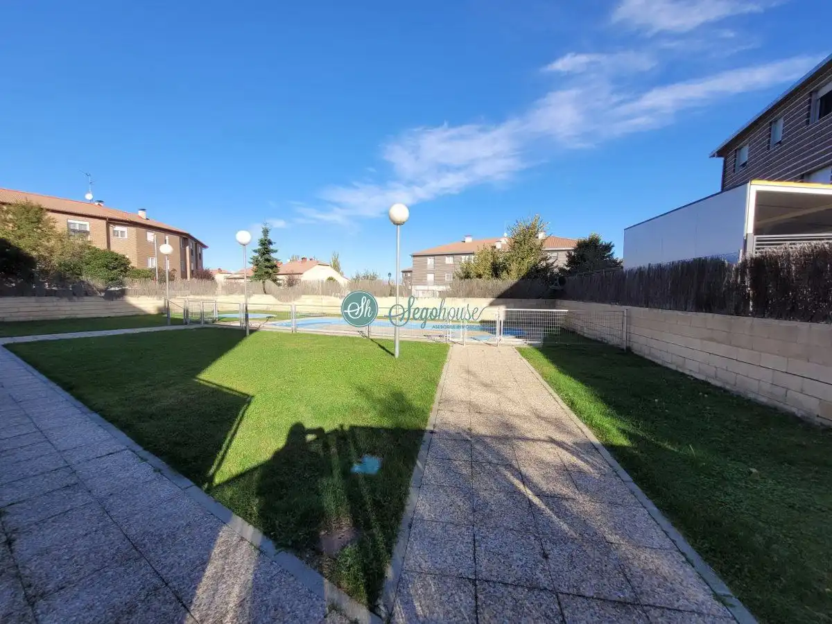 Swimming pool of Flat for sale in Palazuelos de Eresma  with Heating, Storage room and Community pool