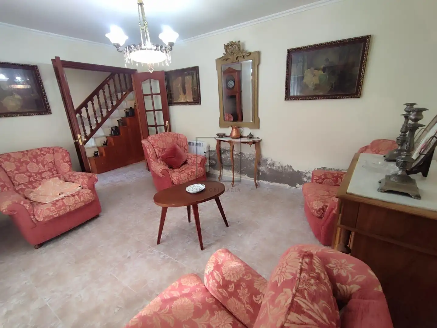 Wohnzimmer von Einfamilien-Reihenhaus zum Verkauf in Ares mit Terrasse, Abstellraum und Möbliert
