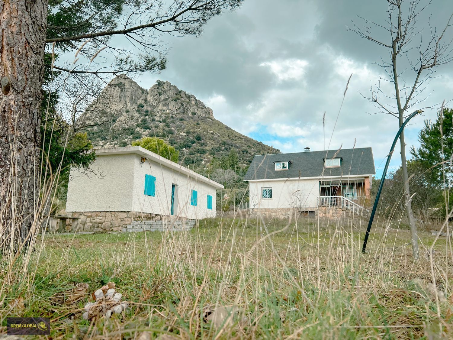 Exterior view of House or chalet for sale in La Cabrera  with Private garden, Terrace and Storage room