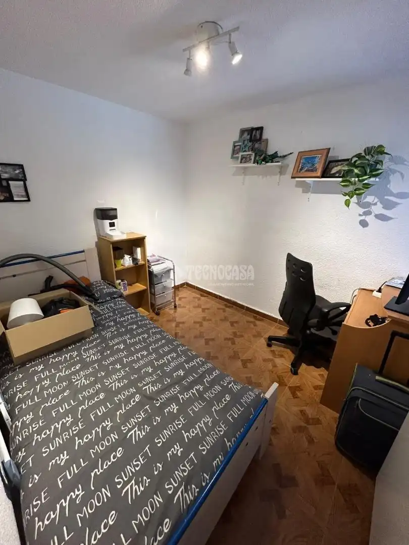 Bedroom of Flat for sale in Madrid  with Air Conditioner